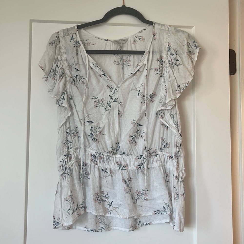 Lucky flutter sleeve floral top